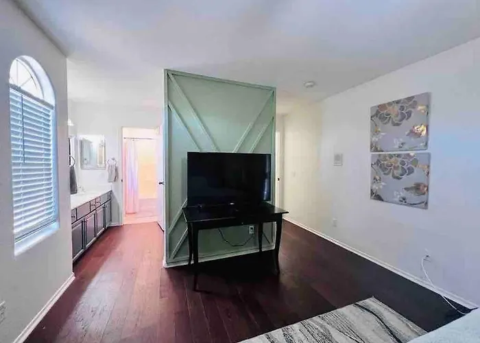 Cozy 3 Bedrooms Town In With Community Pool Chandler