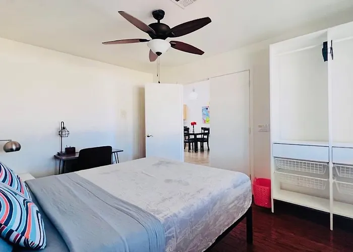 Cozy 3 Bedrooms Town In With Community Pool