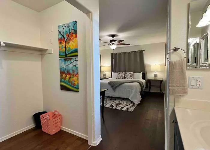 Holiday home Cozy 3 Bedrooms Town In With Community Pool *