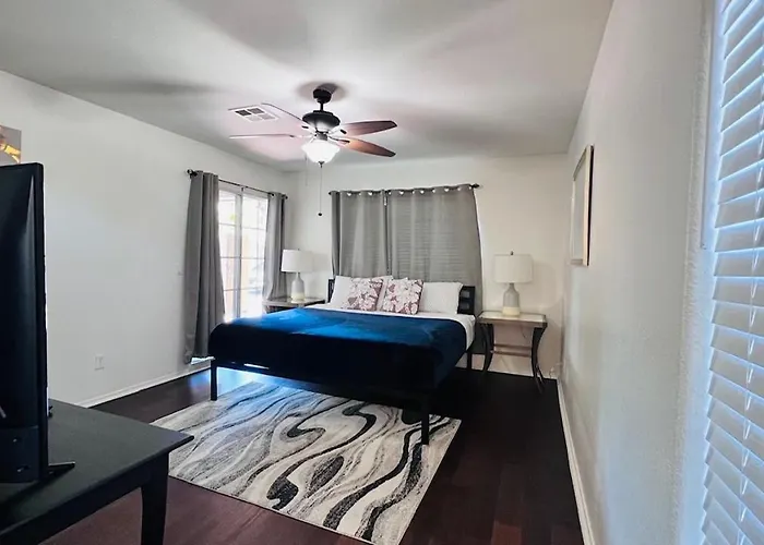 Holiday home Cozy 3 Bedrooms Town In With Community Pool *