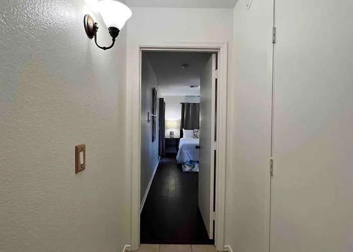 Cozy 3 Bedrooms Town In With Community Pool * Chandler