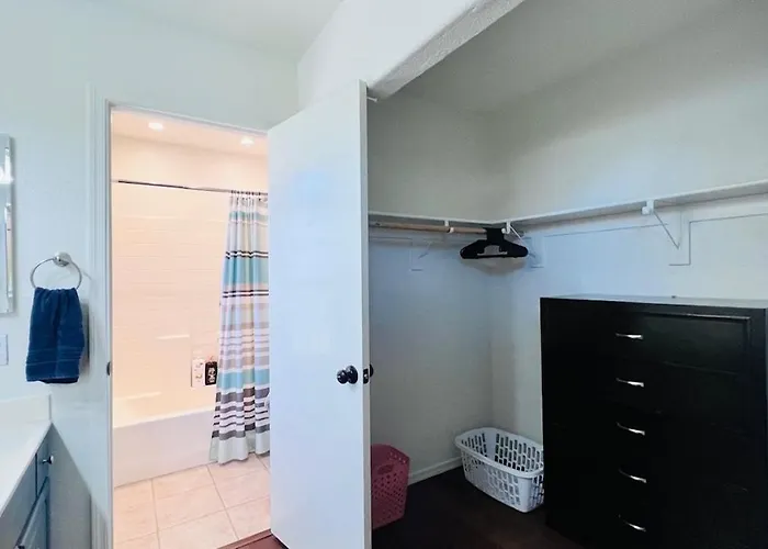 Holiday home Cozy 3 Bedrooms Town In With Community Pool