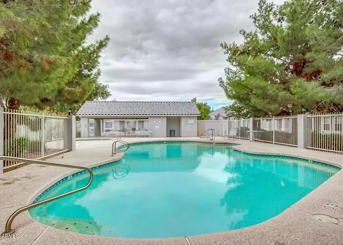 Cozy 3 Bedrooms Town In With Community Pool * Chandler