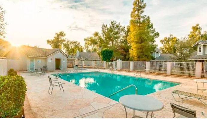 Cozy 3 Bedrooms Town In With Community Pool Chandler