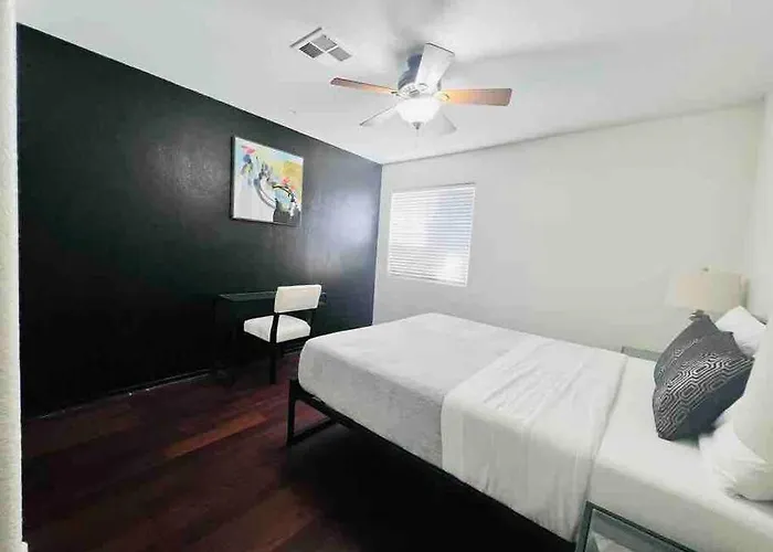 Holiday home Cozy 3 Bedrooms Town In With Community Pool Chandler
