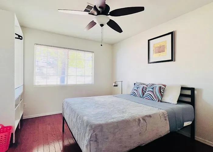 Holiday home Cozy 3 Bedrooms Town In With Community Pool *